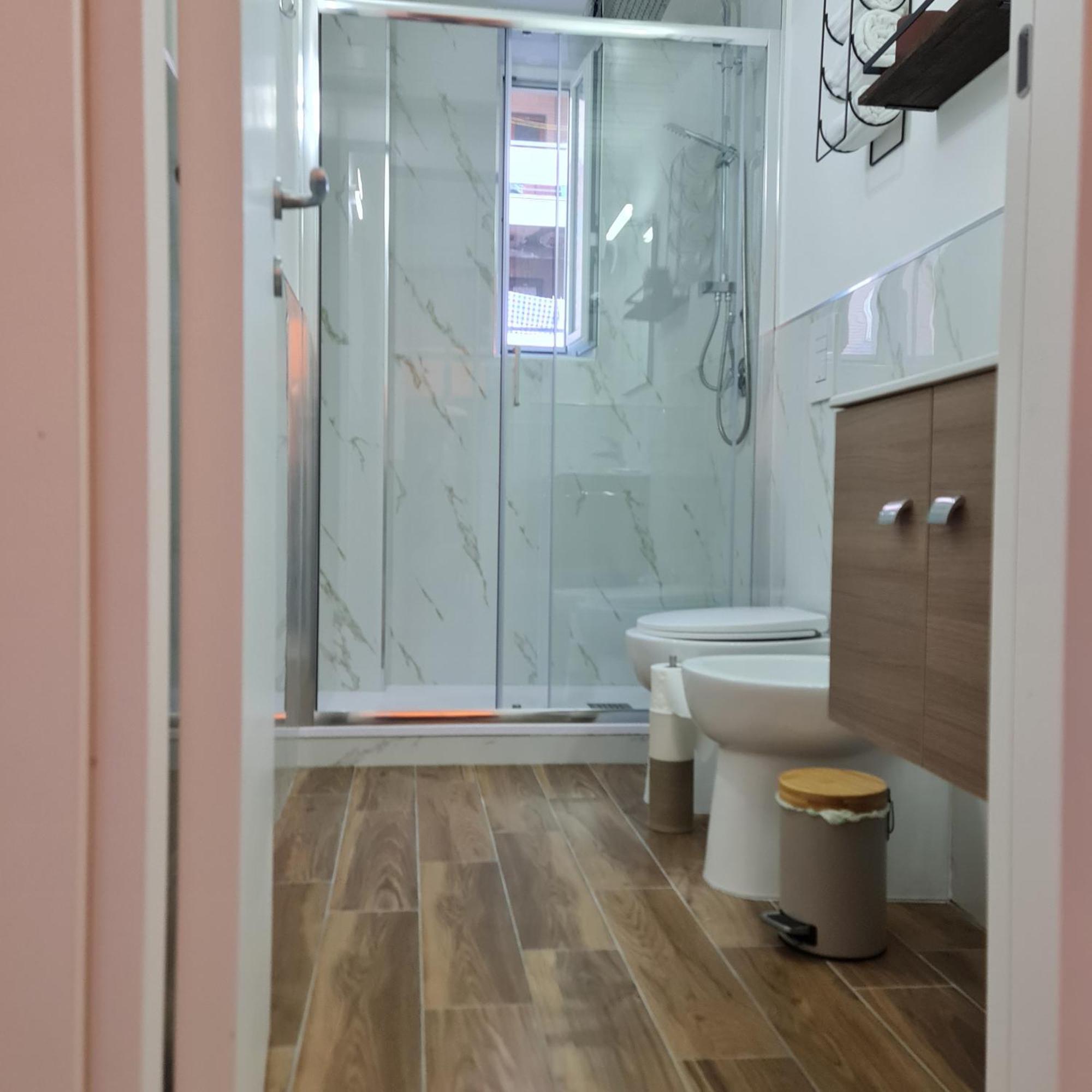 Mare Fuori B&B Σαλέρνο Δωμάτιο φωτογραφία
